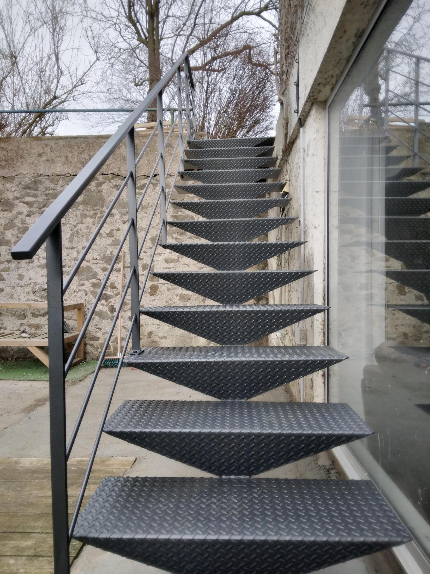 escalier extérieur acier